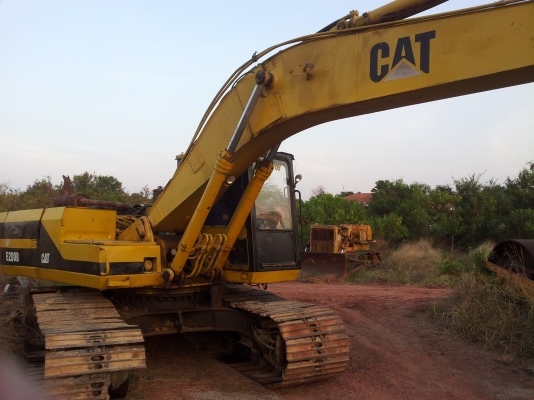 แพ็คคู่มาแล้วครับCAT  =E 200 B  ขายตามสภาพถูกๆๆๆอยากขาย