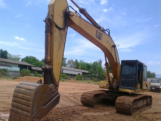 ขายด่วน..รถแบคโฮ CAT E200 B รถสวย ทรงดี พร้อมใช้งาน ระบบดี แรงขุดดี ทำงานไว ประหยัดน้ำมัน สุดคุ้ม ราคาต่อรองได้.