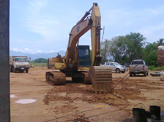 ขายด่วน..รถแบคโฮ CAT E200 B รถสวย ทรงดี พร้อมใช้งาน ระบบดี แรงขุดดี ทำงานไว ประหยัดน้ำมัน สุดคุ้ม ราคาต่อรองได้.