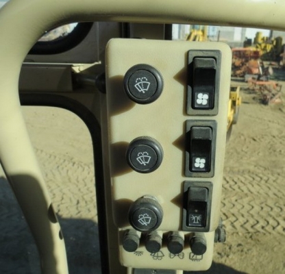 รถเกรด CATERPILLAR  140H รถนอกนำเข้า จากอเมริกาสภาพดีมากครับ ถึงไทยแล้วครับติดต่อ มานะ  085-9049669