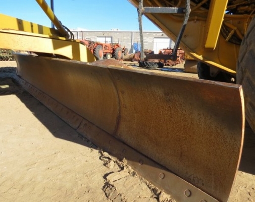 รถเกรด CATERPILLAR  140H รถนอกนำเข้า จากอเมริกาสภาพดีมากครับ ถึงไทยแล้วครับติดต่อ มานะ  085-9049669