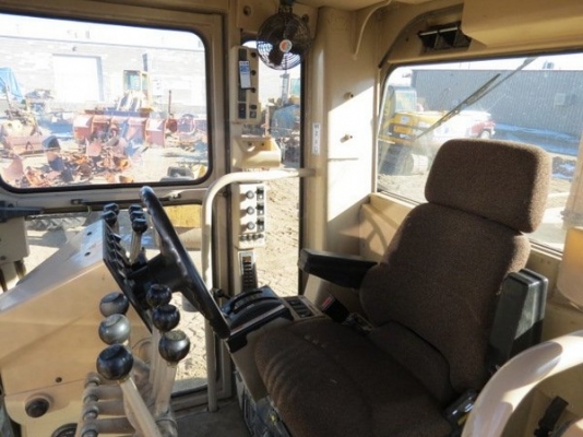 รถเกรด CATERPILLAR  140H รถนอกนำเข้า จากอเมริกาสภาพดีมากครับ ถึงไทยแล้วครับติดต่อ มานะ  085-9049669