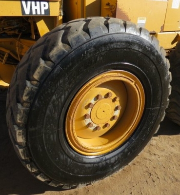 รถเกรด CATERPILLAR  140H รถนอกนำเข้า จากอเมริกาสภาพดีมากครับ ถึงไทยแล้วครับติดต่อ มานะ  085-9049669