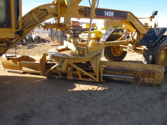 รถเกรด CATERPILLAR  140H รถนอกนำเข้า จากอเมริกาสภาพดีมากครับ ถึงไทยแล้วครับติดต่อ มานะ  085-9049669