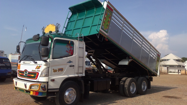 รถสวยสภาพเดิม ราคาถูก