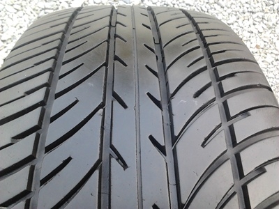 ขายยาง215/60/16 ปี 3911 MICHERLIN VIVACY 1 ชุด   ราคา :  2,600.00  บาท