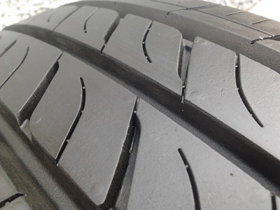 ขายยาง165/65/14 ปี 4512 DUNLOP ENASAVE EC300 1 ชุด  ราคา :  3,200.00  บาท