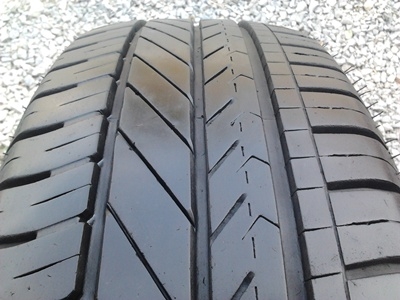 ขายยาง195/65/15 ปี 3011 GOODYEAR DURAPIUS 1 ชุด  ราคา :  2,800.00  บาท