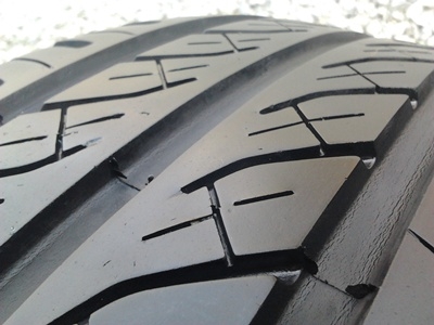 ขายยาง195/60/15 ปี 09 YOKOHAMA A.drive 1 ชุด  ราคา :  2,200.00  บาท