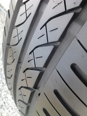 ขายยาง195/60/15 ปี 09 YOKOHAMA A.drive 1 ชุด  ราคา :  2,200.00  บาท