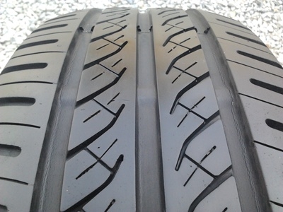 ขายยาง195/60/15 ปี 09 YOKOHAMA A.drive 1 ชุด  ราคา :  2,200.00  บาท