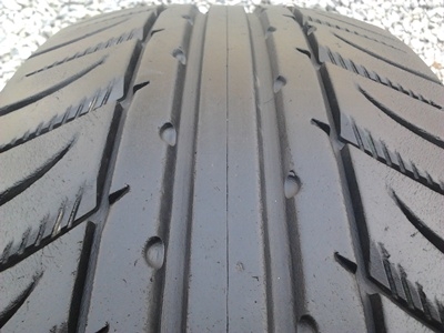 ขายยาง185/55/15 ปี 3009 KUMHO ECSTA 1 ชุด  ราคา :  2,000.00  บาท