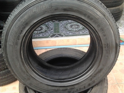 ขายยาง205/70/15 ปี 1211 MICHELIN 1 ชุด  ราคา :  5,000.00  บาท