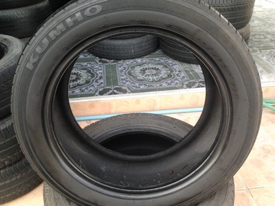 ขายยาง225/50/17 ปี 4811 KUMHO SOLUS 1 ชุด  ราคา :  5,500.00  บาท