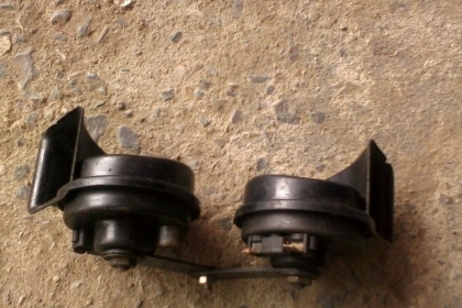 แตร คู่ ของบอสครับ ใส่เบนซ์/ซีตอง/วอลโวล่ครับเสียงดังนิ่ม เพราะครับ เมคอินสเปนครับ สวยๆครับคุ้มครับราคานี้ครับ