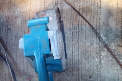 เครื่องขัดกระดาษทรายรถถังมากีตา