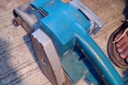 เครื่องขัดกระดาษทรายรถถังมากีตา