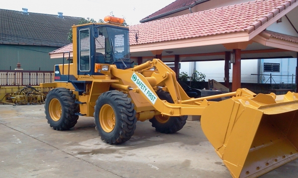 ขาย WA100-1  จากญี่ปุ่นแท้  เซอร์ วิส ครบ  จากศูนย์ โคมัสสุ พร้อม เล่ม ทะเบียน จัดไฟแนนท์ ได้   0856177640  กฤต ลำปาง