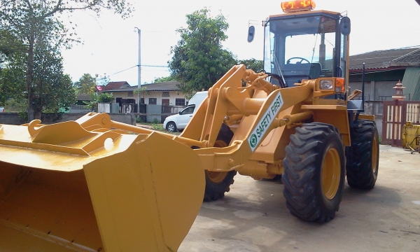 ขาย WA100-1  จากญี่ปุ่นแท้  เซอร์ วิส ครบ  จากศูนย์ โคมัสสุ พร้อม เล่ม ทะเบียน จัดไฟแนนท์ ได้   0856177640  กฤต ลำปาง