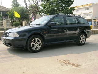 Skoda Octavia ตัวแวน สุดหรู วางเครื่องติดแก๊สแล้วพร้อมใช้ Skoda Octavia ตัวแวน สุดหรู วางเครื่องติดแก๊สแล้วพร้อมใช้