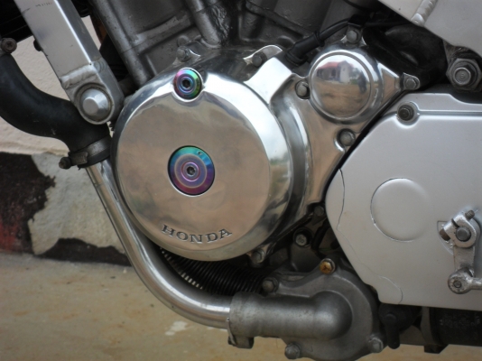 ขายเครื่อง HONDA BROS 400 อินวอยค์ แต่งดูคาติ รูปเยอะ 56000 ขายเครื่อง HONDA BROS 400 อินวอยค์ แต่งดูคาติ รูปเยอะ 56000