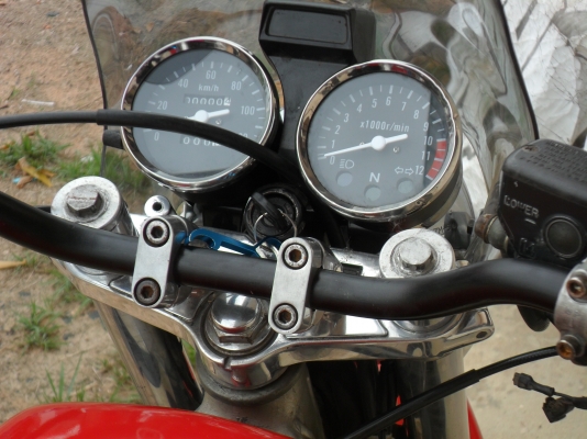 ขายเครื่อง HONDA BROS 400 อินวอยค์ แต่งดูคาติ รูปเยอะ 56000 ขายเครื่อง HONDA BROS 400 อินวอยค์ แต่งดูคาติ รูปเยอะ 56000