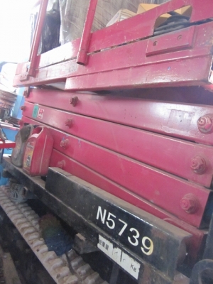 ขาย-รถยกแมนลิฟท์ AKTIO RV-060: สูง 4.80 เมตร แบบขากรรไกร แทรคยาง