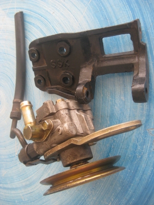 ขายตัวปั่นพวงมาลัยเพาเวอร์ เครื่อง toyota 2l