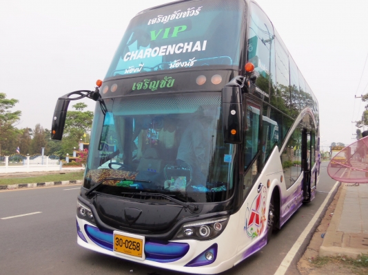 ขายบัสแอร์8ล้อ2ชั้นคลัทซี ช่วงล่าง+เครื่อง MITSUBISHI 10 น็อตแท้