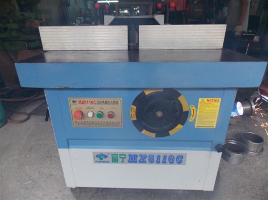 เครื่องจักรงานไม้เพลาตั้งรุ่น  MX5116C ใช้มาได้ไม่ถึง 5 เดือน