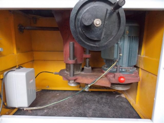 เครื่องจักรงานไม้เพลาตั้งรุ่น  MX5116C ใช้มาได้ไม่ถึง 5 เดือน