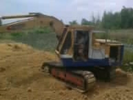 KOMATSU PC 100-2 สภาพดีพร้อมทำงานได้เลย เครื่องเดิมปั๊มเดิมทำงานดีไม่โหลด บูมอาร์มสวย ช่วงล่างดีโรลเลอร์ โซ่บูทใบแทรกหนาประมาณ 60\% พร้อมใช้งาน เอกสารสัญญาซื้อขาย ราคาต่อรองได้ครับ