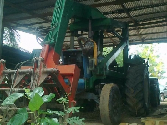 KOMATSU PC 100-2 สภาพดีพร้อมทำงานได้เลย เครื่องเดิมปั๊มเดิมทำงานดีไม่โหลด บูมอาร์มสวย ช่วงล่างดีโรลเลอร์ โซ่บูทใบแทรกหนาประมาณ 60\% พร้อมใช้งาน เอกสารสัญญาซื้อขาย ราคาต่อรองได้ครับ