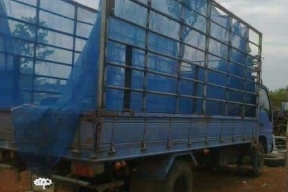 ISUZU NPR 130 HP 4HG1 ปี 45 กระบะคอกเหล็กสูงความยาว 5 เมตร เครื่องแห้งแรงดี หัวเก๋งสีบางเดิมสวยภายในเก๋งคอนโซลสวยครบ แอร์เย็น พวงมาลัยเพาเวอร์ ช่วงล่างใหญ่เฟืองท้าย F ครบแล้ว ยาง 8.25 ขอบ 16 สภาพดี 70\% พร้อมใช้งานได้เลย เอกสารทะเบียนภาษีเต็มครบพร้อมโอน รา