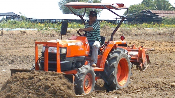 ขาย คูโบต้า 3408 สภาพดีพร้อมใช้ รถใช้งาน