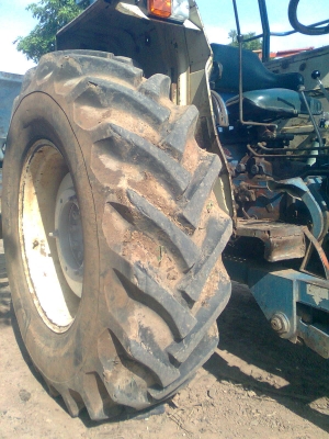 ขายรถไถฟอร์ด 6600 ชุดดันหน้า+ผานไถ