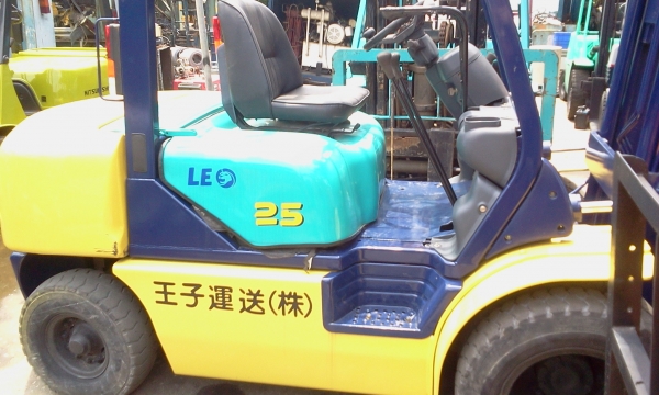 ** Forklift Komatsu 2.5ton Diesel