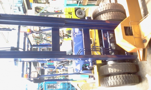 ** Forklift Komatsu 2.5ton Diesel