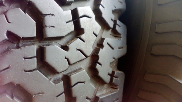 ยาง  BFall 265-70-16 ปี 09