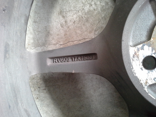 ขายล้อP1 ขอบ17 กว้าง7.5  4/100  ถูกๆ8500.-