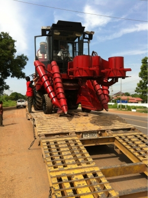 ขายรถตัดอ้อย ออสทอฟ ปี1999 ล้อยาง สภาพดี