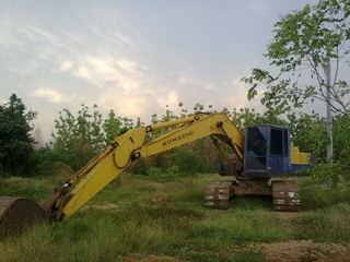 ต้องการขายด่วน แมคโครโคมัตสุ pc 200 คุณสมพงษ์ 0816115466