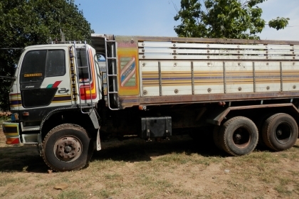 10ล้อดั้ม HINO FM3M ปี39 ดั้มมิเนียม มีระบบลากลูก ยาง90\% 10ล้อดั้ม HINO FM3M ปี39 ดั้มมิเนียม มีระบบลากลูก ยาง90\%
