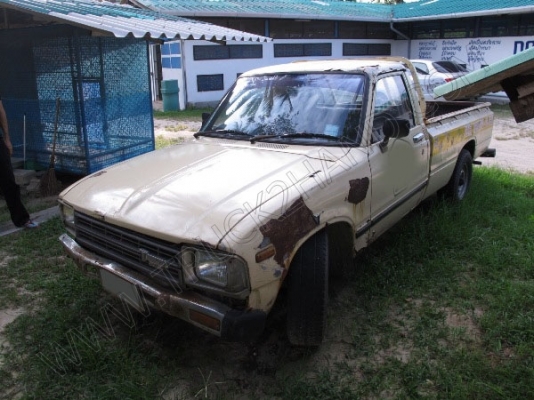 รถกระบะ ยี่ห้อ TOYOTA