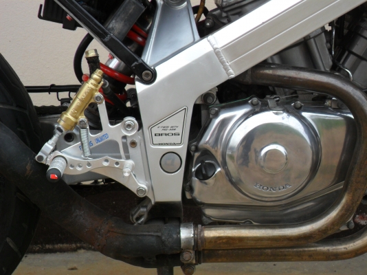 ขาย//แลก//เทริน //รถสตั้นสวย สวย  HONDA BROS  400    อินวอยค์  แต่งดูคาติ รูปเยอะ    56000