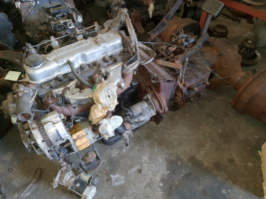 ขายเครื่องยนต์ isuzu c240 พร้อมเกียร์เฟืองท้ายมือสองญี่ปุ่น