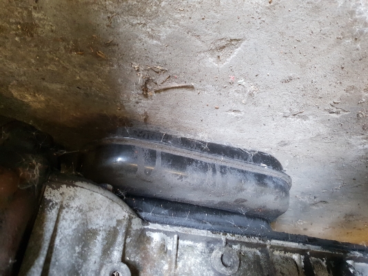 ขายเครื่องยนต์ isuzu c240 พร้อมเกียร์เฟืองท้ายมือสองญี่ปุ่น