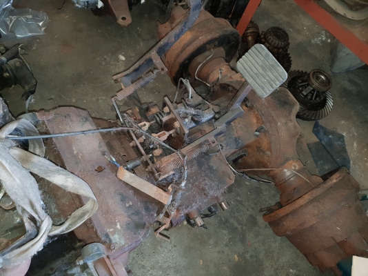 ขายเครื่องยนต์ isuzu c240 พร้อมเกียร์เฟืองท้ายมือสองญี่ปุ่น