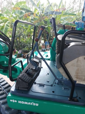 ขายแบคโฮเล็ก KOMATSU PC30รุ่น7