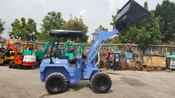 ขาย รถตัก TCM รุ่น 804 มือสองญี่ปุ่น เอวอ่อน ทำงานไว เกียร์ทอร์ค กระบวยใหญ่ สวยพร้อมใช้งาน  มือถือ 0818753444